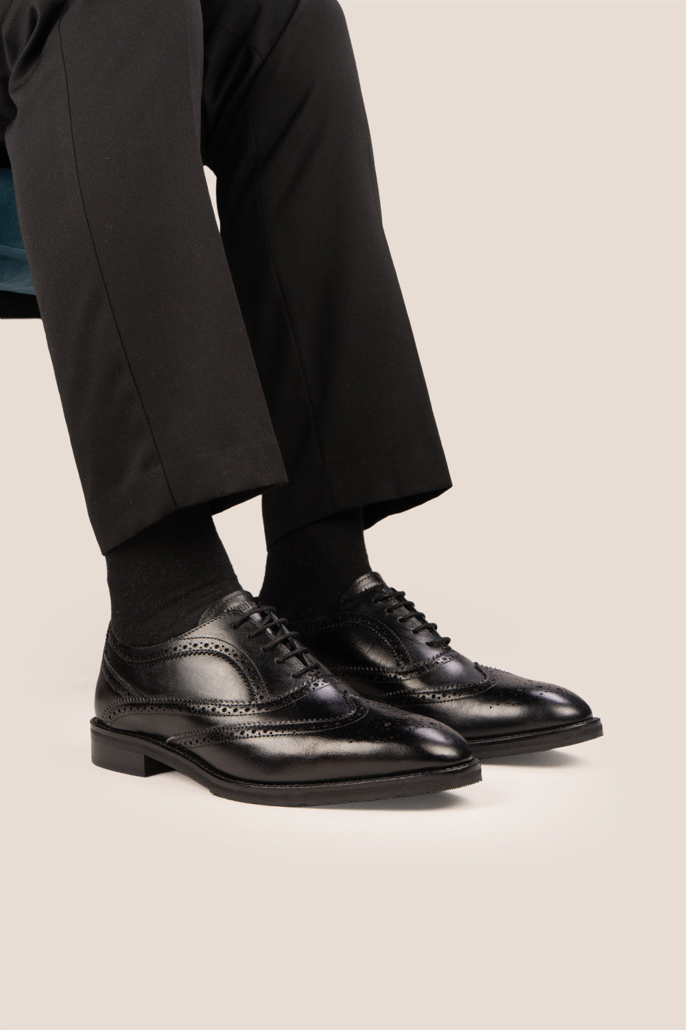 Oswin Hyde Stokes Black, an elegant and exclusive wing cap oxford leather shoe for men, crafted from premium leather