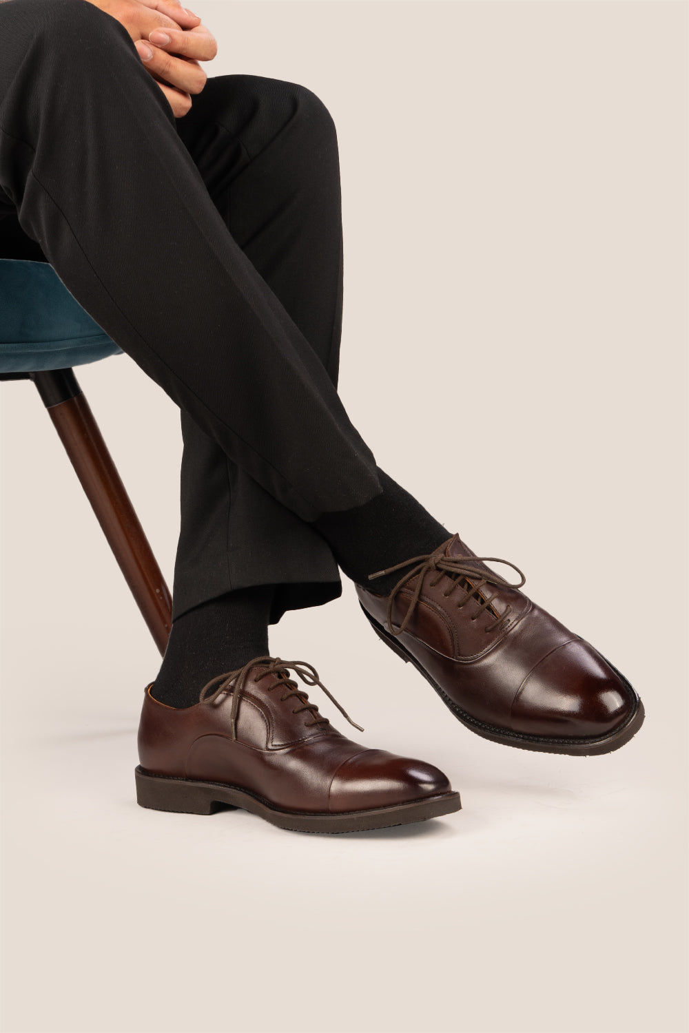 Grayson brown Oxford leather shoes for men, classic formal footwear crafted from premium leather, ideal for smart business or evening wear.