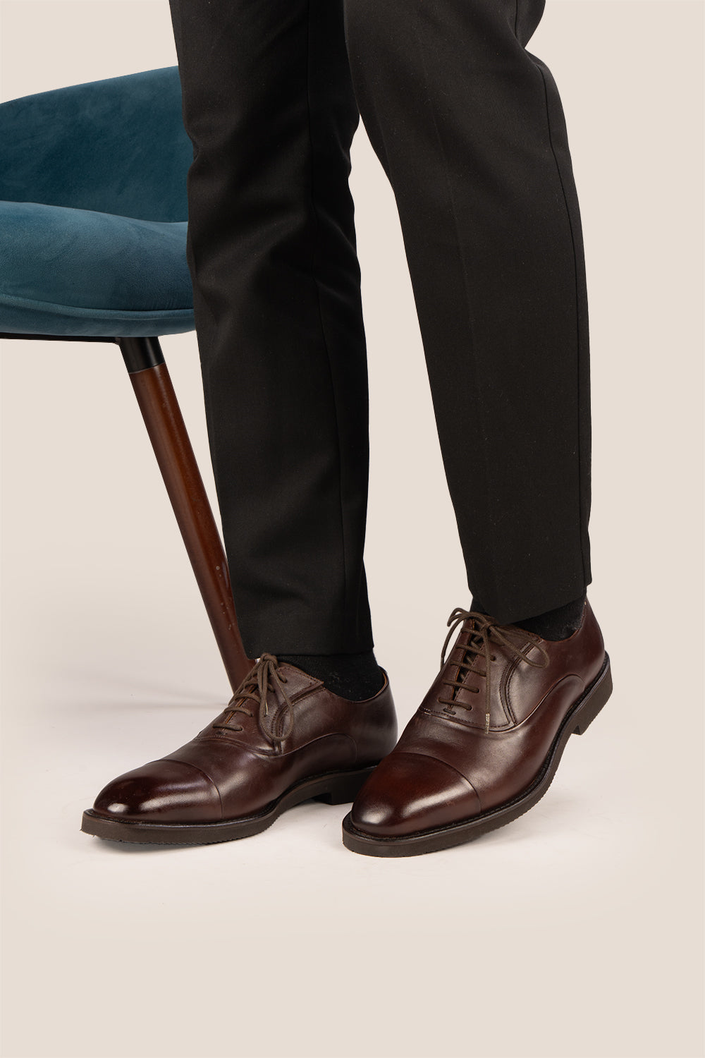 Grayson brown Oxford leather shoes for men, classic formal footwear crafted from premium leather, ideal for smart business or evening wear.