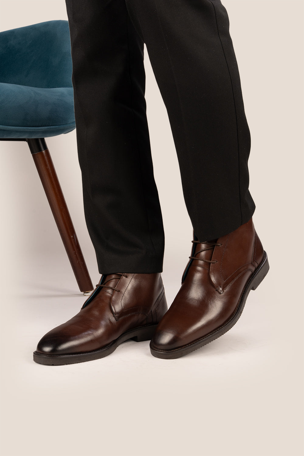 Jefferson Brown Chukka leather boots for men in premium saffiano leather, blending bold style, casual elegance, and refined sophistication.
