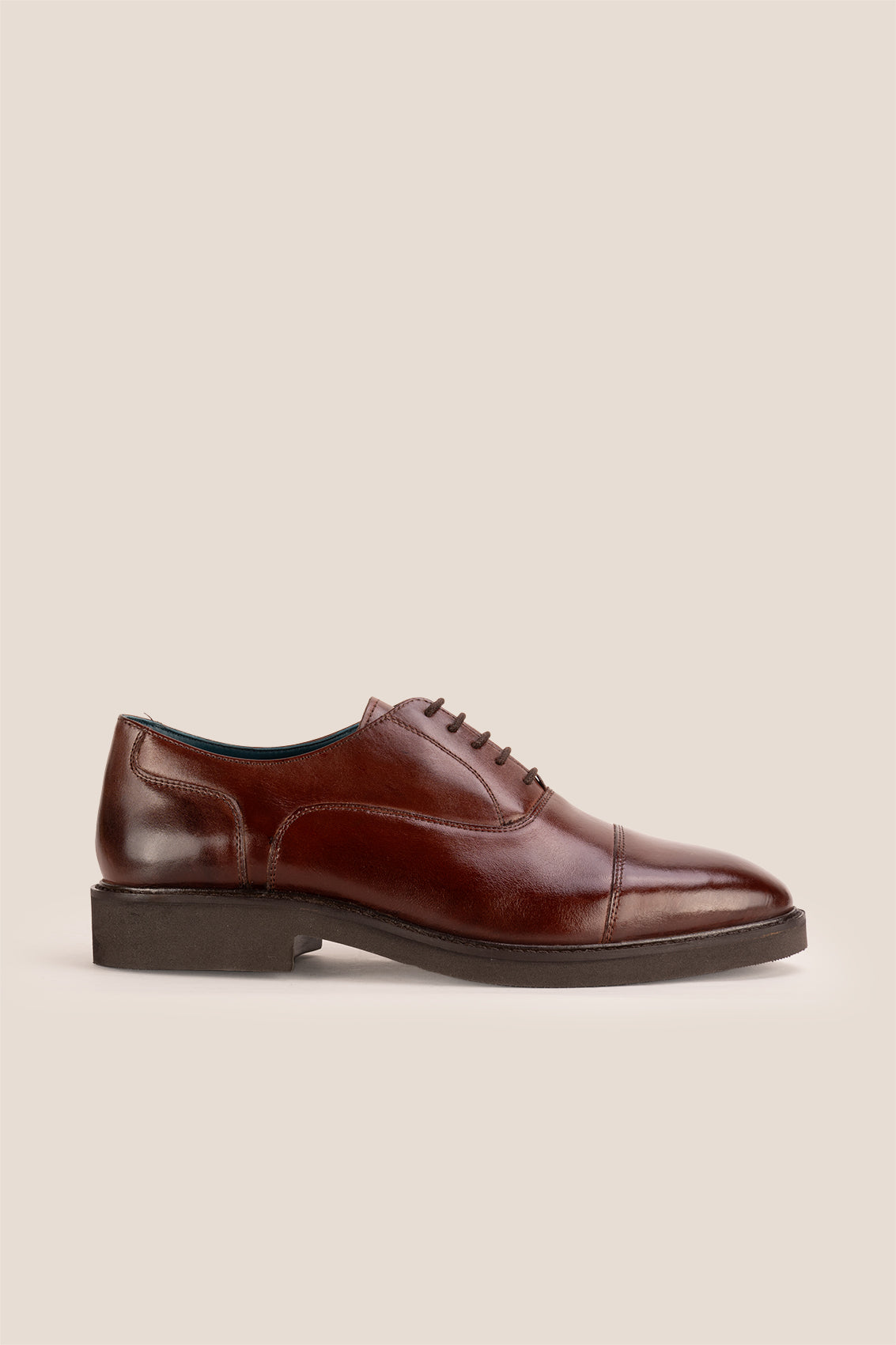 Oswin Hyde Flint Brown, classic brown leather Oxford shoes with lace-up design, premium craftsmanship, breathable lining, and durable sole