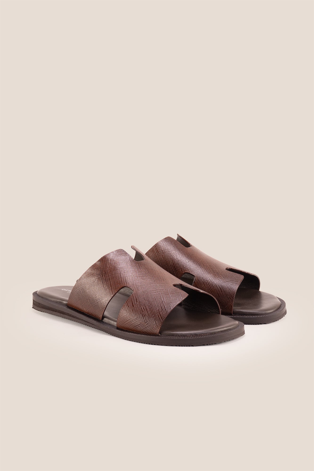 Men’s Phoenix Brown sandals in high-quality brown leather featuring a minimalist hyde strap H-frame design.