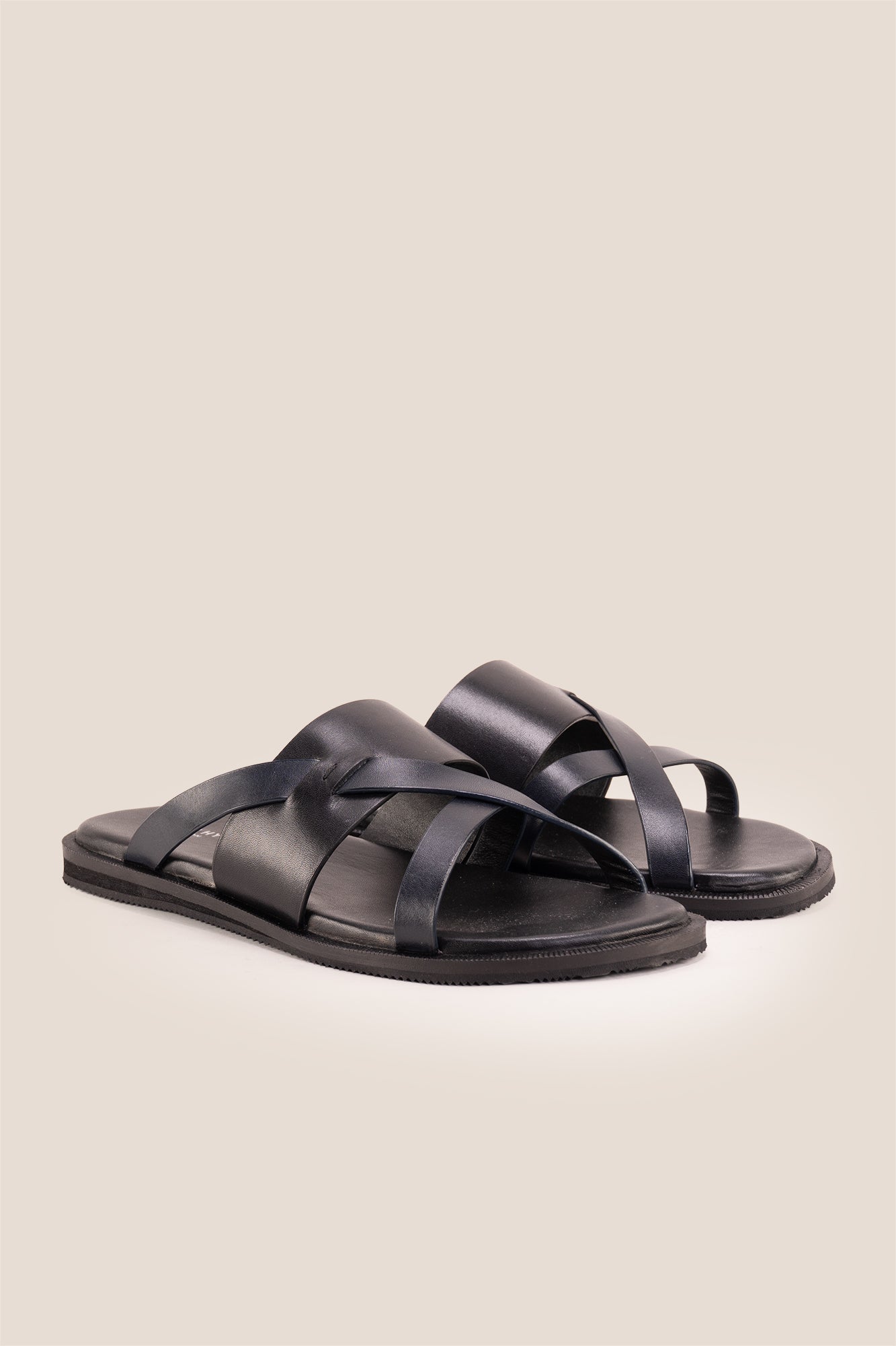 Men’s Frank Black tri-strap sandals featuring a robust adjustable strap system and a refined leather finish.