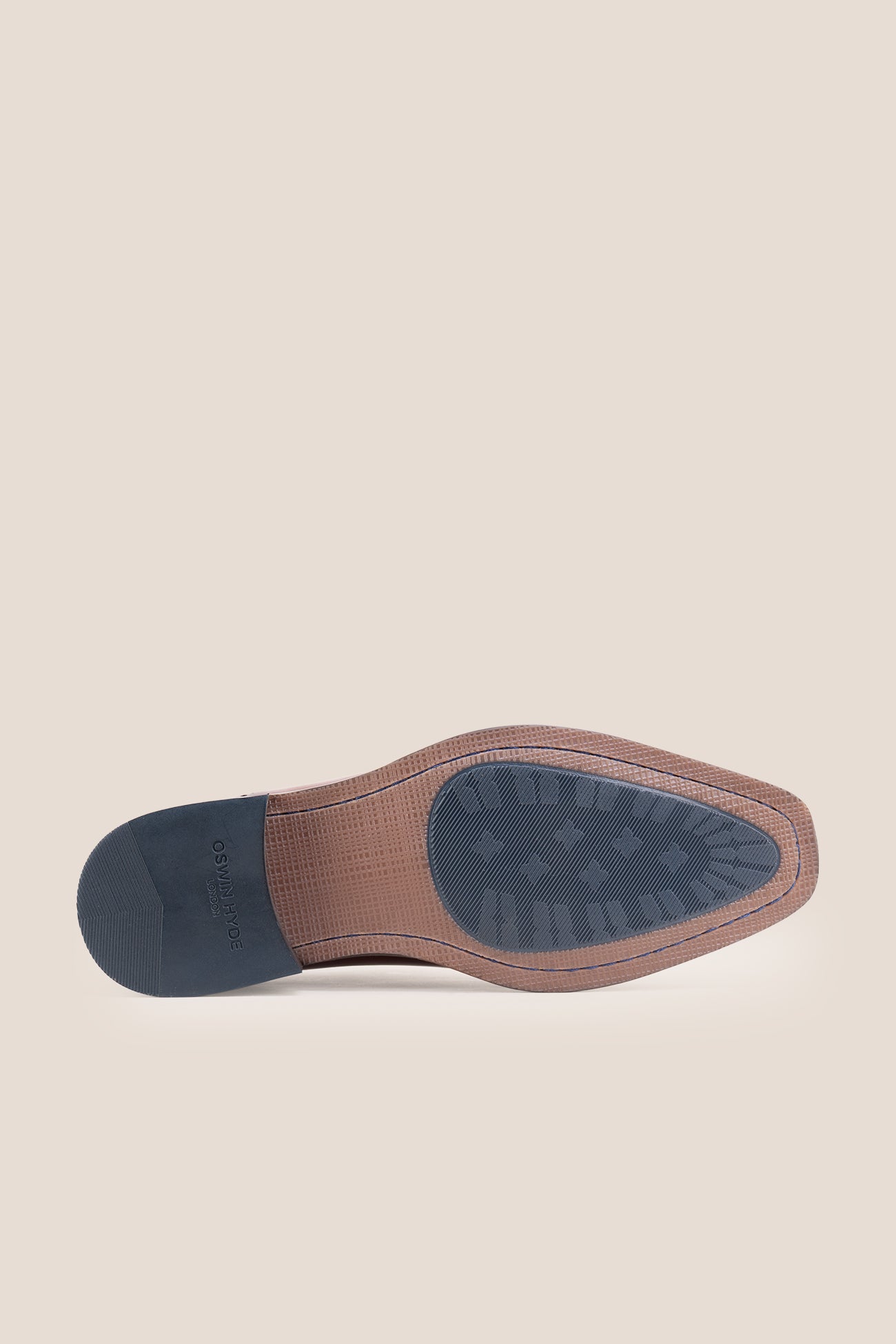 The men's smart brown shoes combine rich leather tones with versatile open-lacing, perfect for business tailoring and smart-casual occasions.