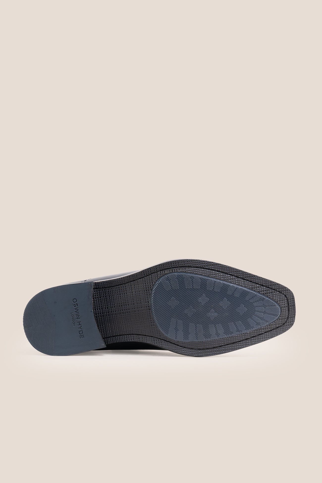 The men's smart black shoes combine timeless elegance with open-lacing comfort, perfect for business tailoring and formal events.