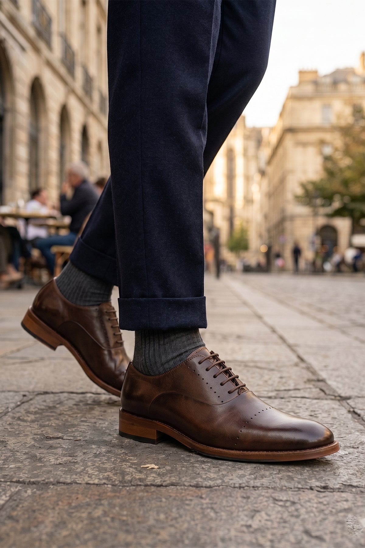 Edward Brown men’s brown leather Oxford shoes with five eyelets, crafted for classic formal and smart casual occasions.
