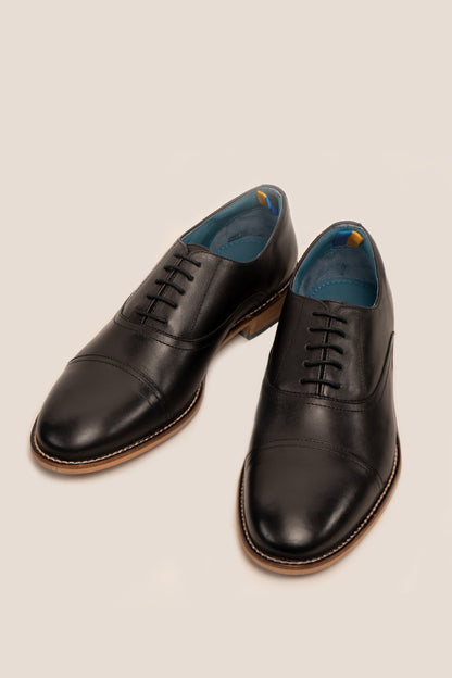 Oswin Hyde Black Leather Toecap Oxford shoe