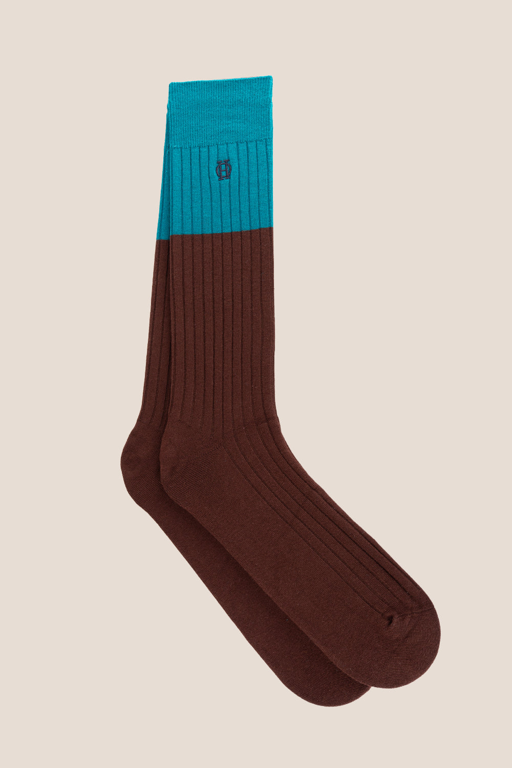 Premium solid socks designed by Oswin Hyde for the discerning gentleman.