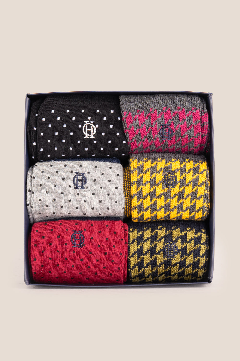 Oswin Hyde Pure Dapper six pairs of premium socks for men, offering luxury, comfort, and style.