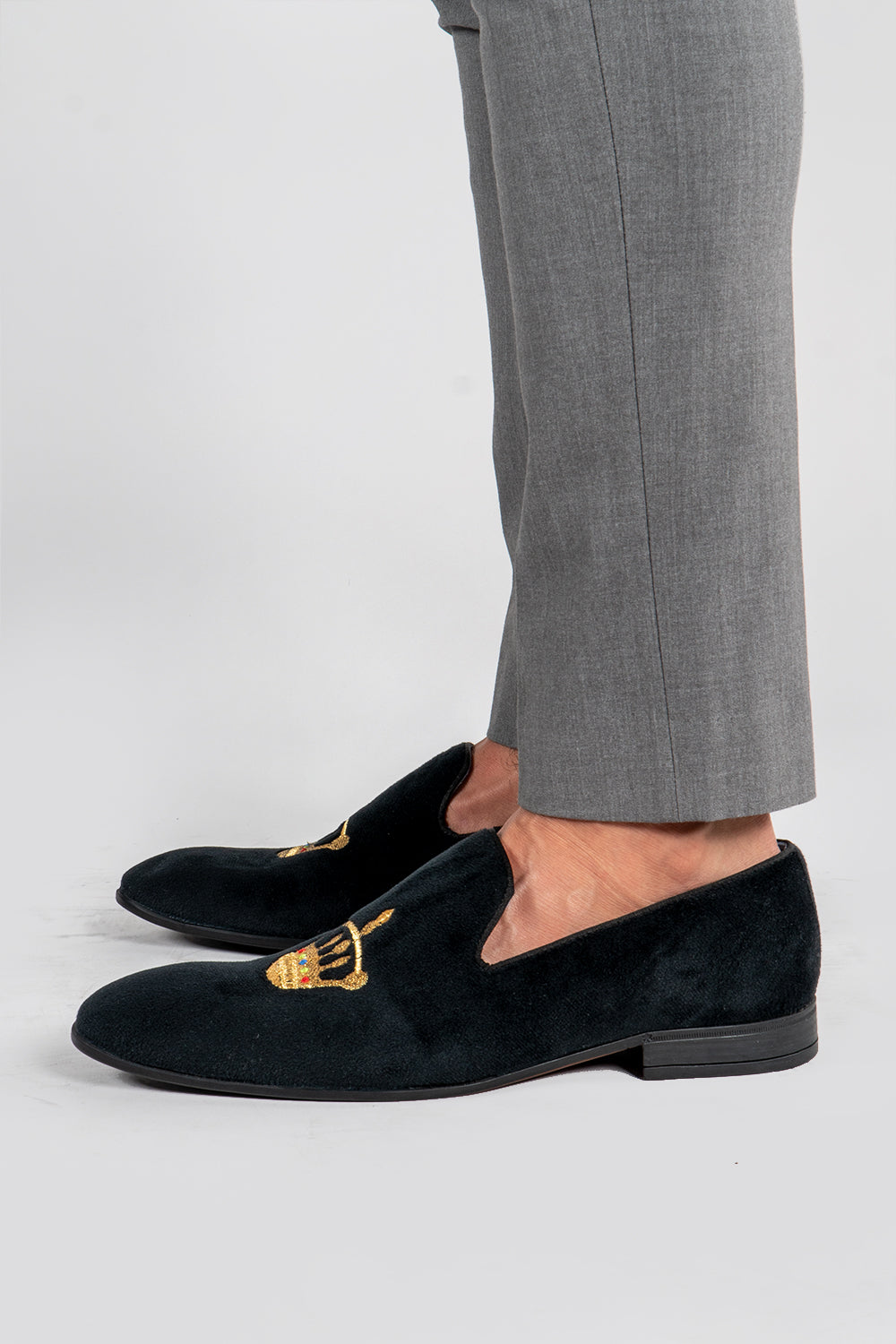 Men's black velvet loafers with crown embroidery 
